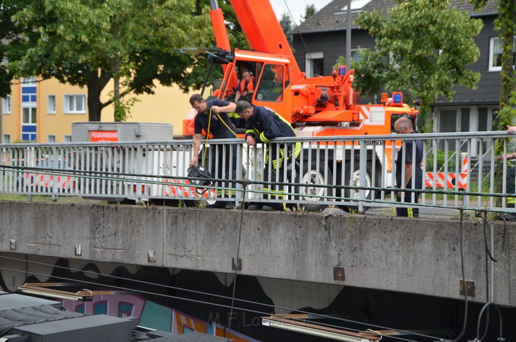 Unfall zwischen zwei KVB Bahnen Koeln Hoehenhaus Im Weidenbruch P322.JPG